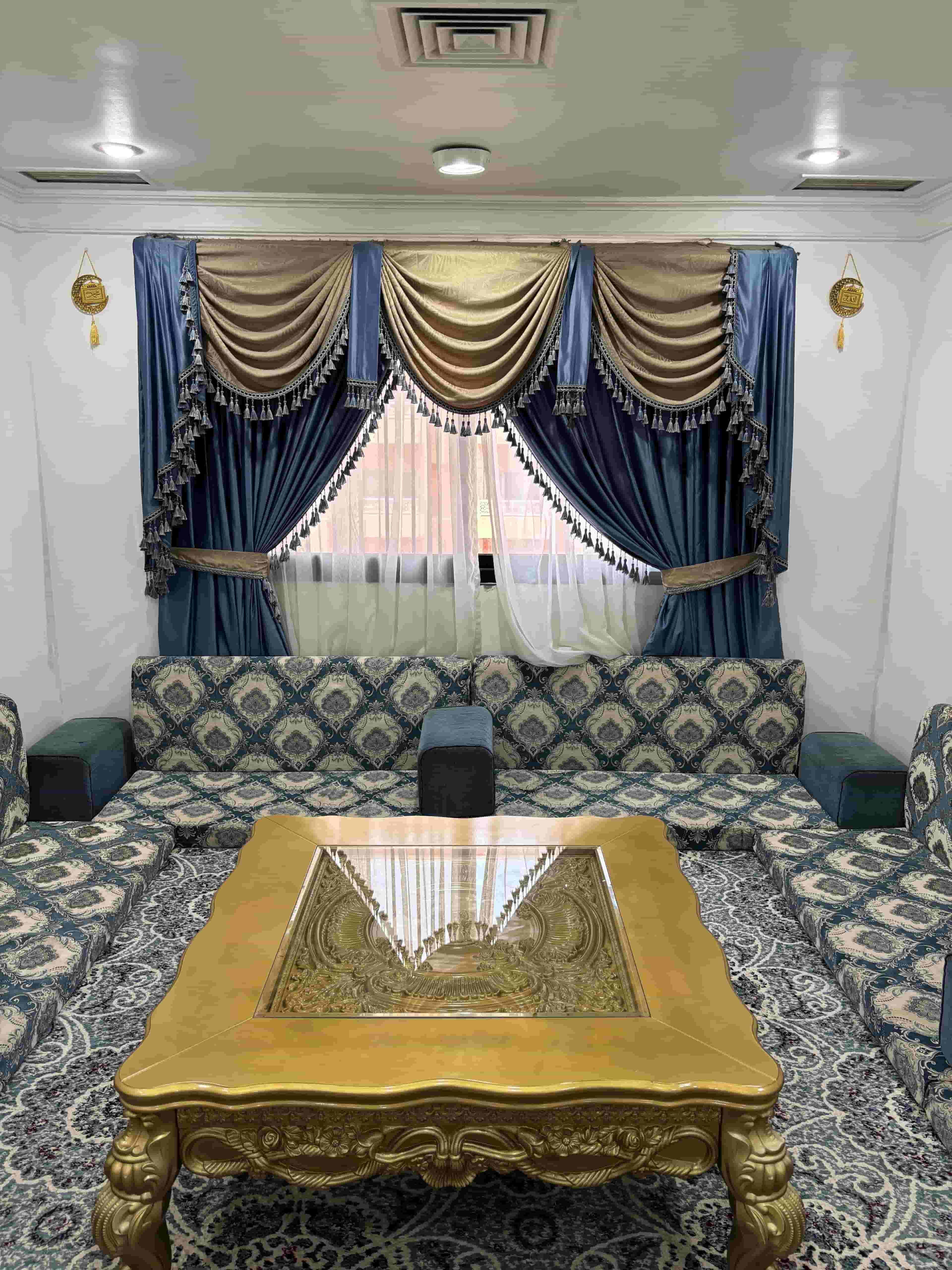 ديوانية للبيع