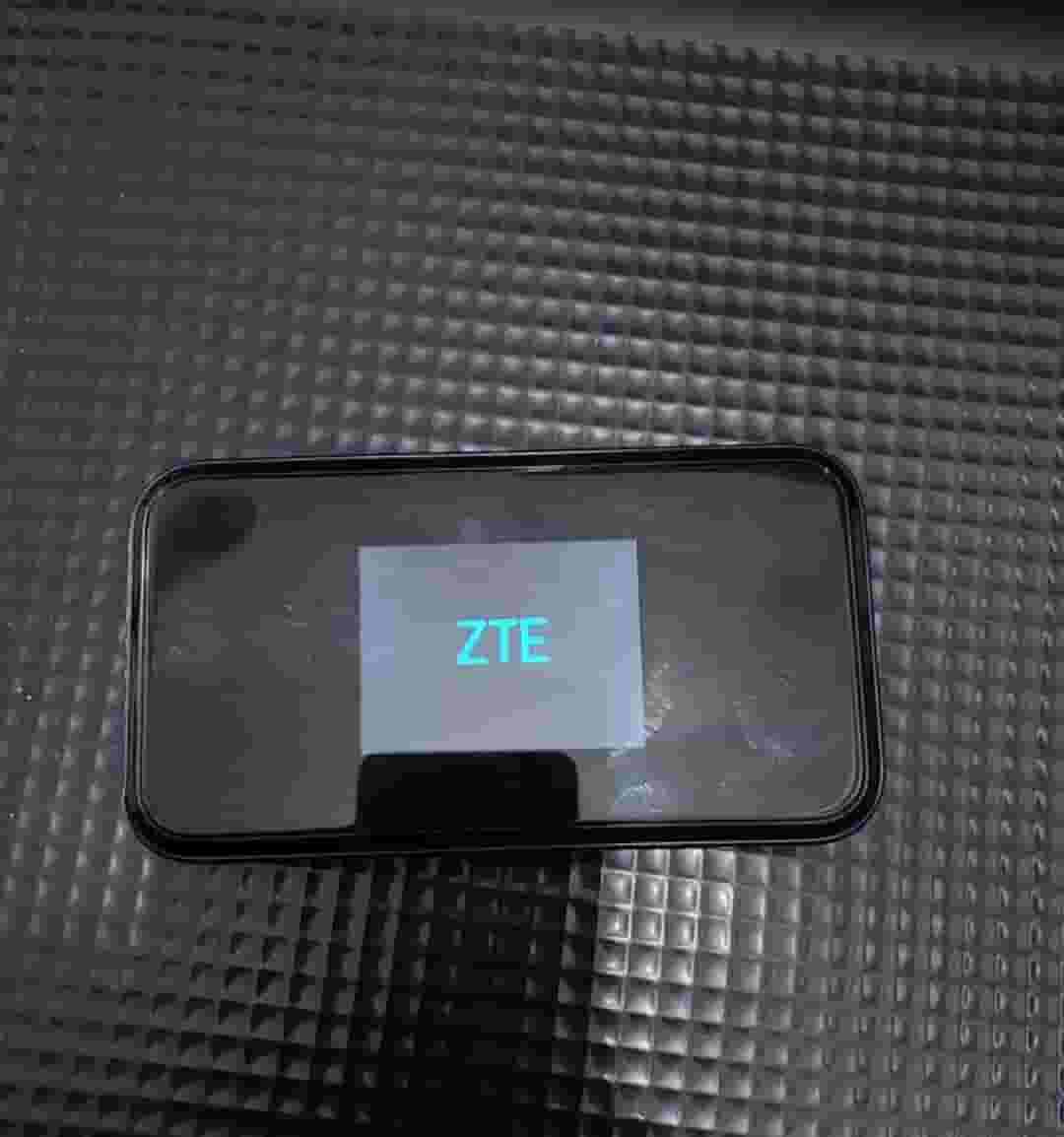 رواتر محمول ZTE 5G موديل M5002 