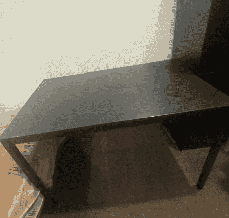 طاولة مكتب أنيقة ومتينة