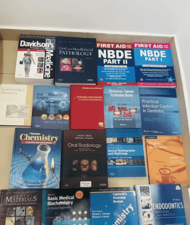 للبيع كتب جامعية طبية