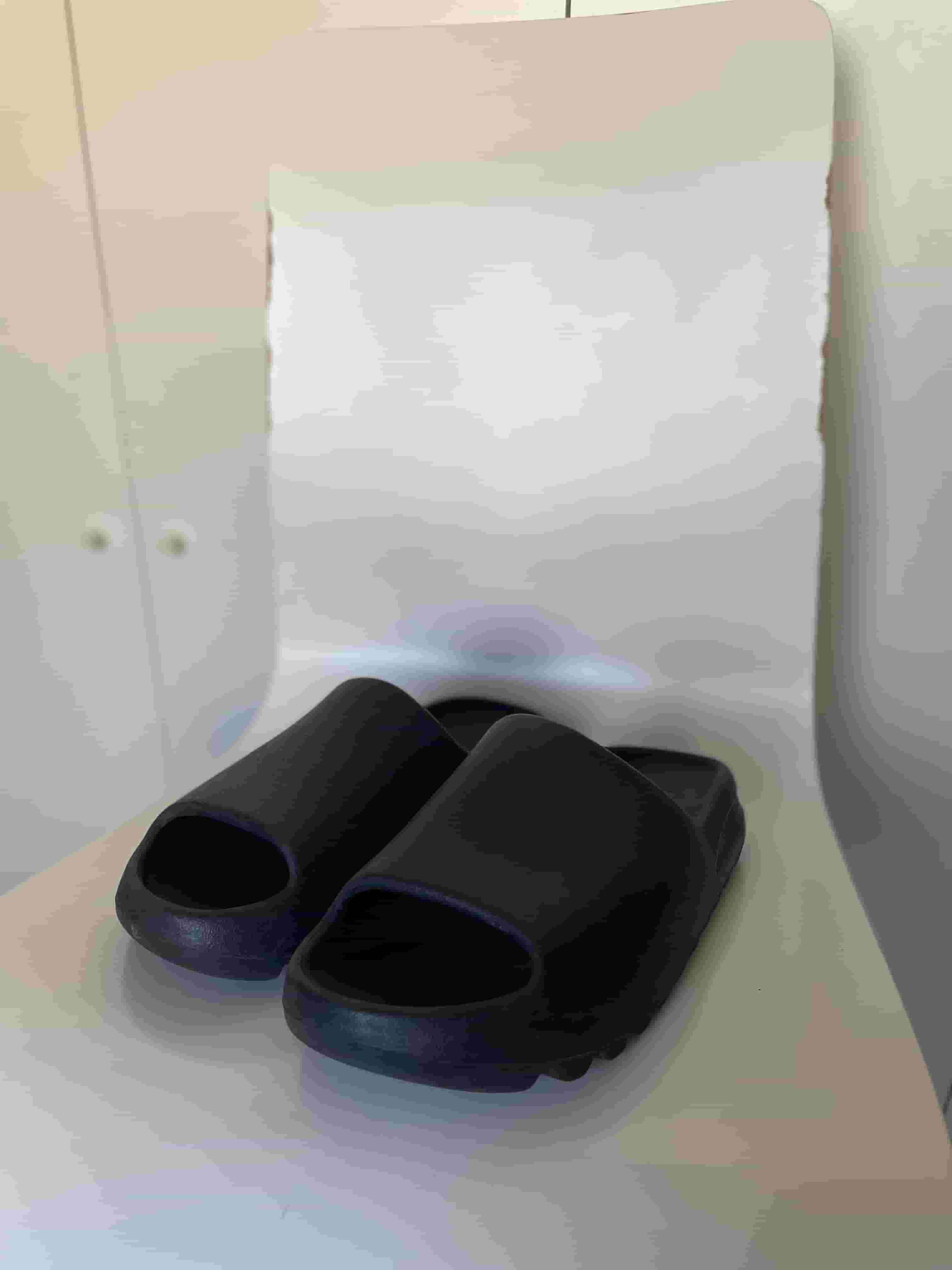 Yeezy Slide Black size 9.5-10 US