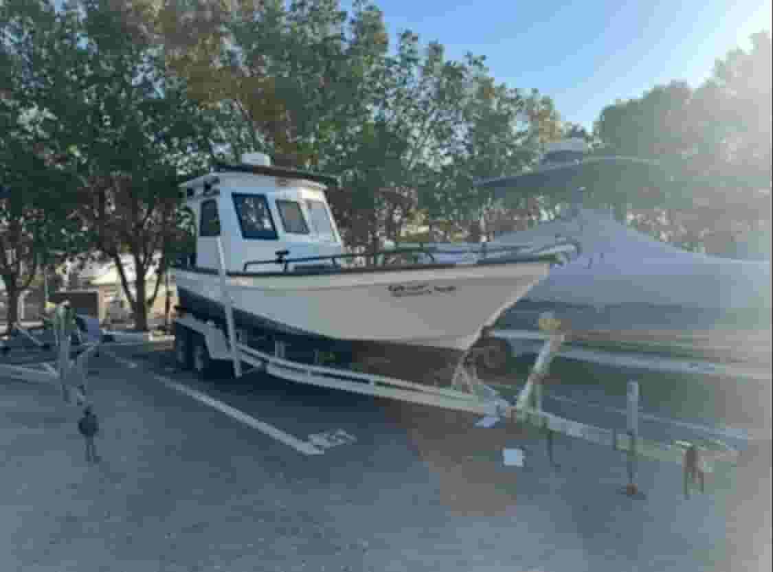 27 foot boat model 2004