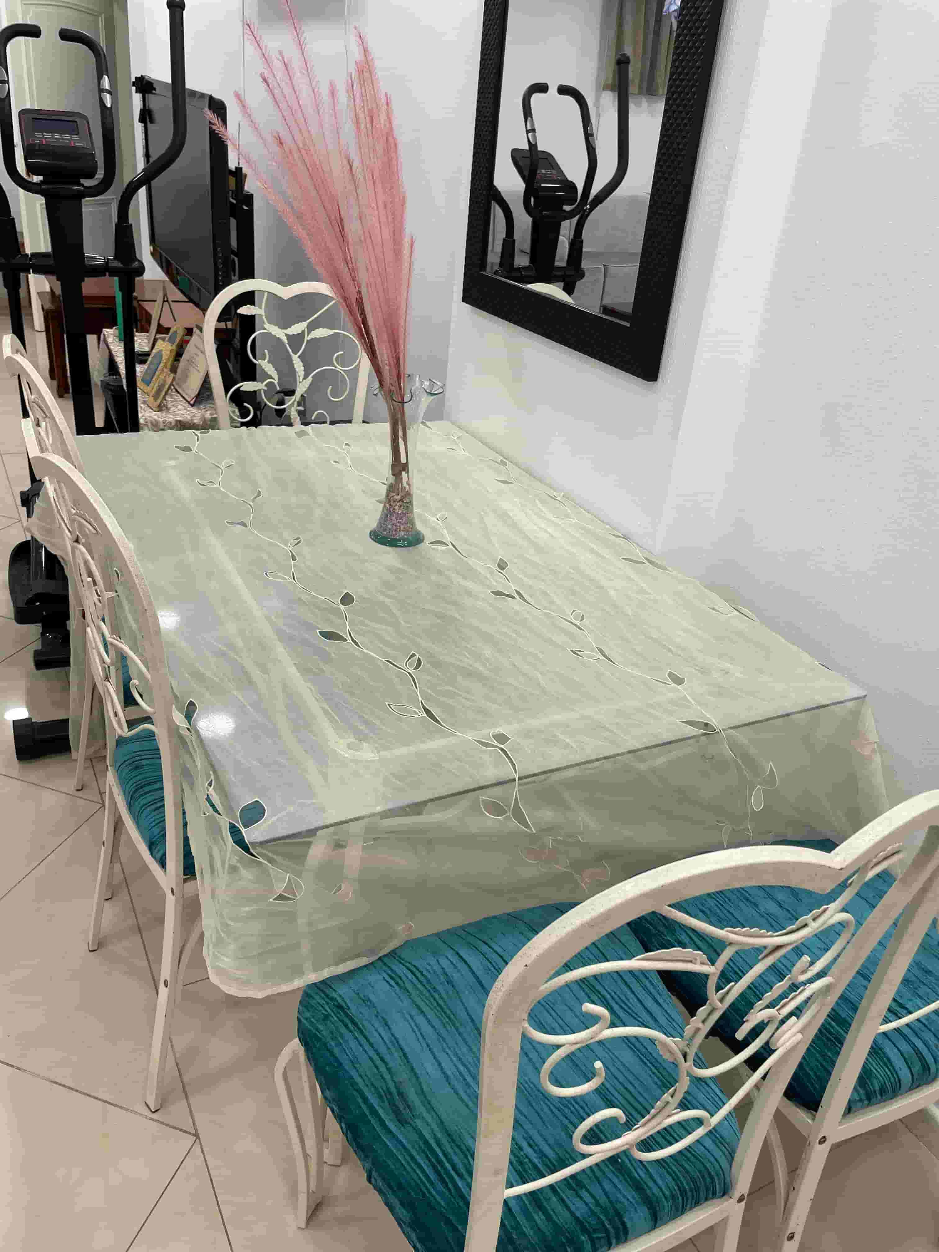 طاولة طعام طاولة طعام