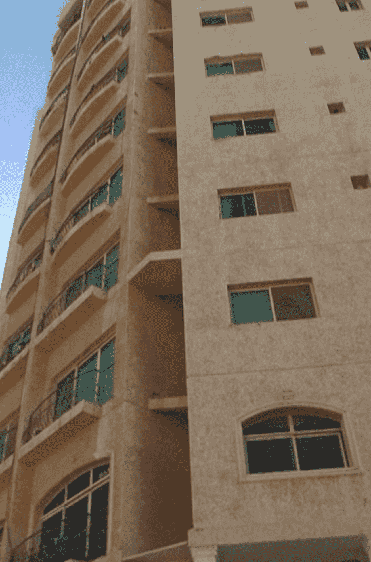 للبيع عمارة في الفروانية 772م للبيع عمارة في الفروانية 772م